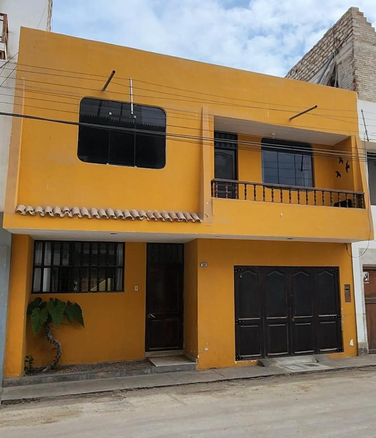 Yellow House Huanchaco Bagian luar foto